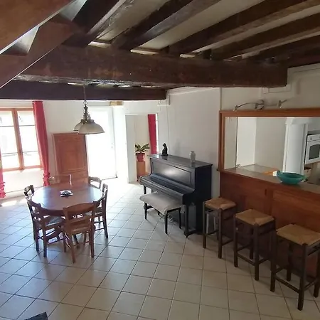 Maison Chaleureuse Et De Detente Avec Piscine Et Holiday home *