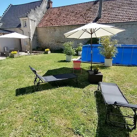 Maison Chaleureuse Et De Detente Avec Piscine Et Chassemy